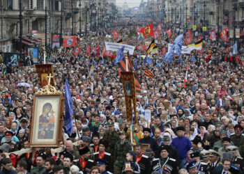 Крестный ход в честь Божией Матери и русских святых