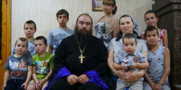 Бога – в Конституцию, а слуг Божиих – в нищету?