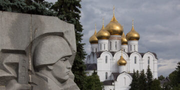 Коронавирусный удар по Православию и Победе