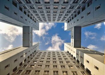 ЗАВТРА: Дискуссия о Доме Советов