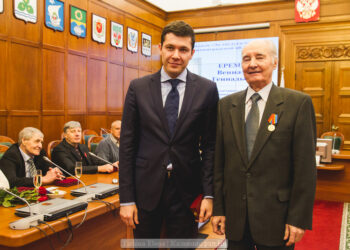 «Холостой выстрел» Алиханова. Памяти защитника Дома Советов Вениамина Еремеева…