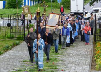 Русская община Калининградской области приглашает православных калининградцев и гостей нашего региона на IX Тихвинский крестный ход